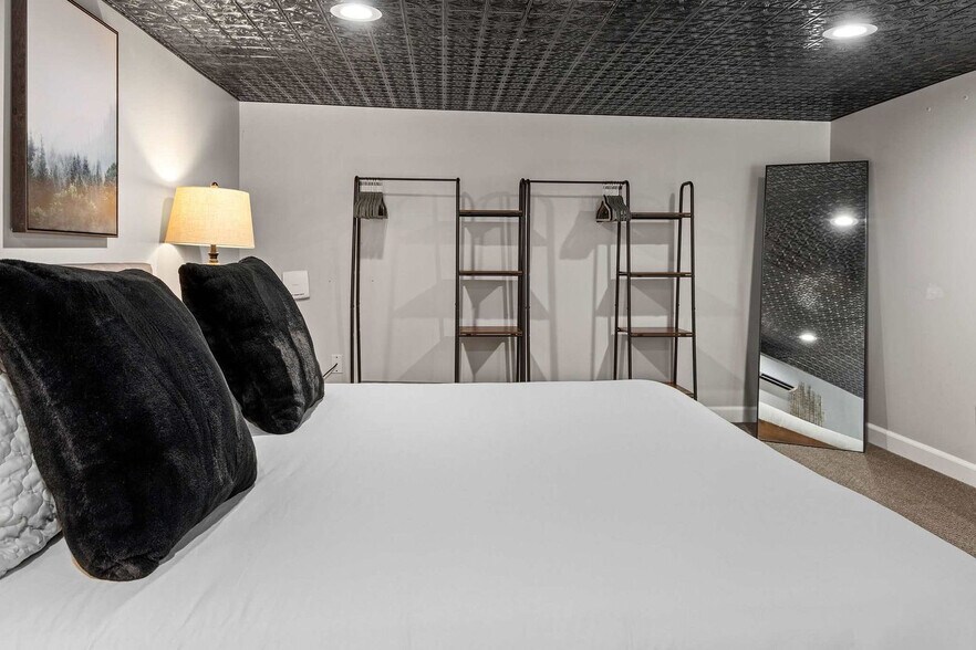 Building Photo - 7180 W 38th Ave