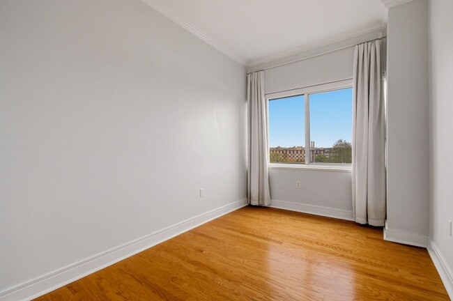 Building Photo - 800 4th St SW