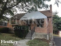 Building Photo - 1494 Clovernoll Dr