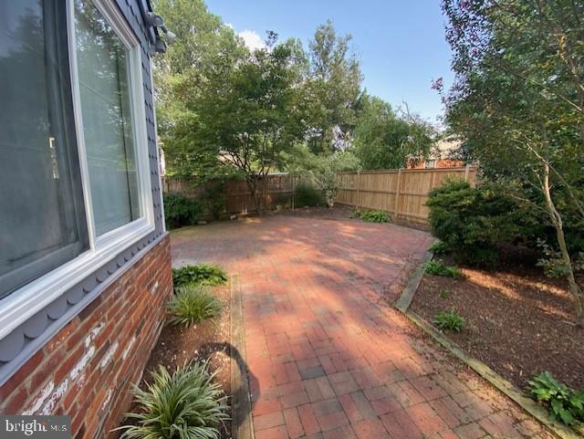 Building Photo - 2205 Colonial Woods Dr