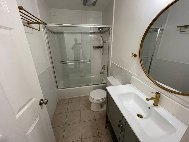 Building Photo - Outer Sunset 2BR Condo Across from Golden Gate Park | Bright Living, In Unit Laundry, & Parking S...