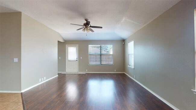 Building Photo - 6007 Baldwin Elm St