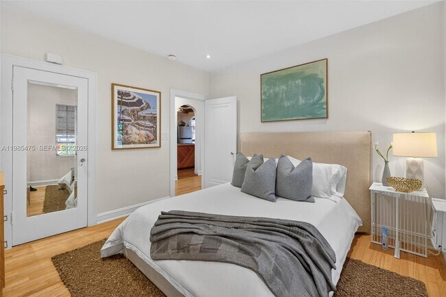 Building Photo - 1305 Alhambra Cir