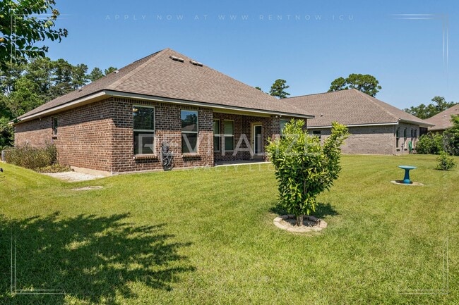 Building Photo - Stunning 3/2 in Foley Gated Community