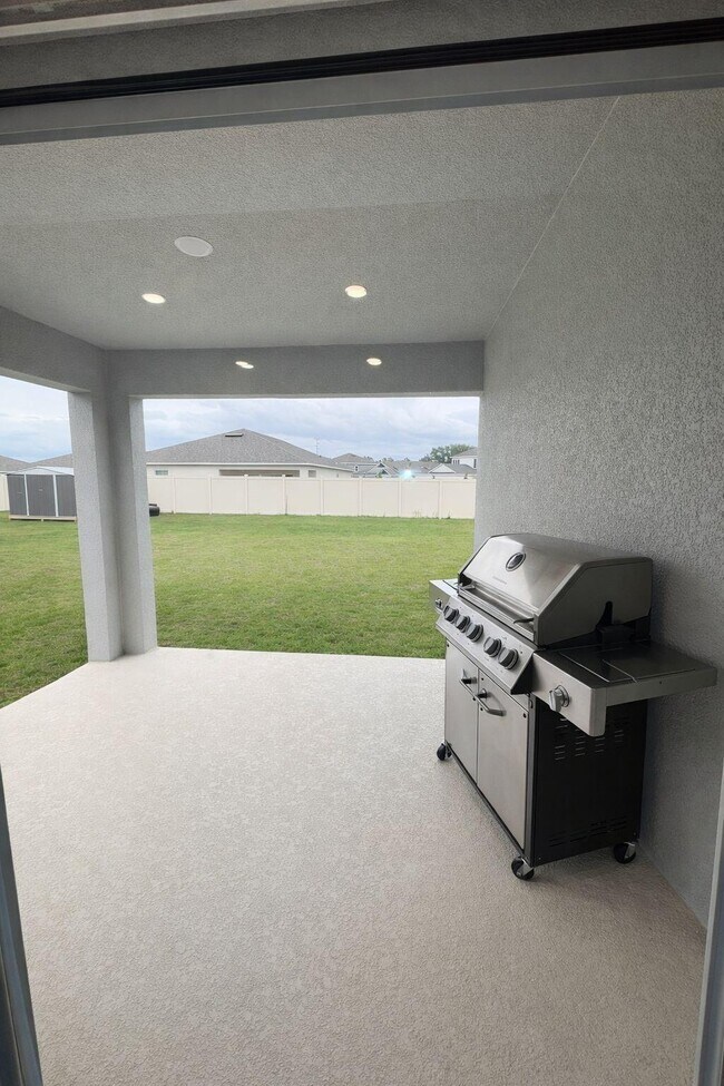 Building Photo - 2099 Babbling Brk Blvd