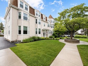 Building Photo - 8 Slocum St