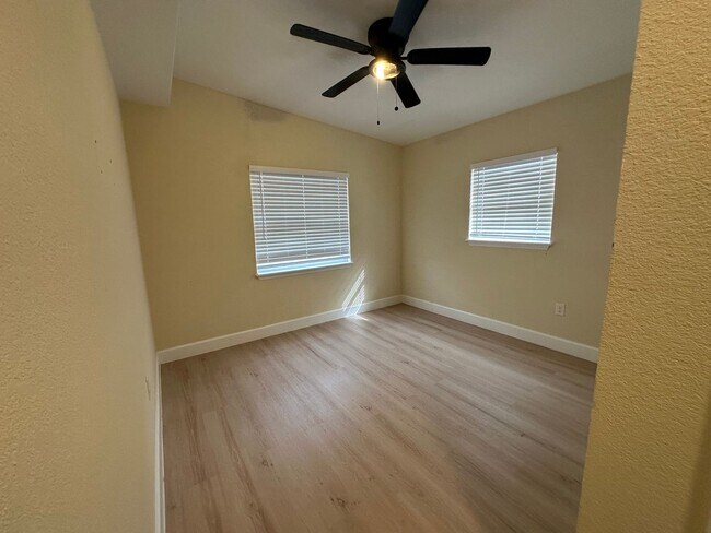 Building Photo - Beautifully renovated 3-bedroom, 2-bath home located in the heart of South Tampa