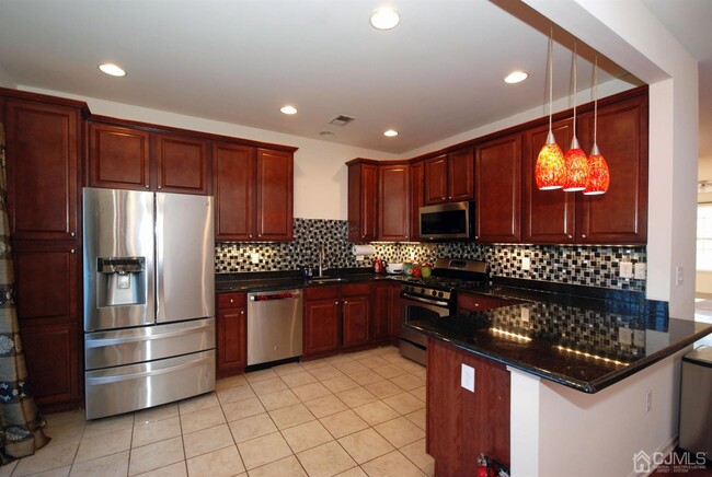 Building Photo - 2319 Berkshire Ln