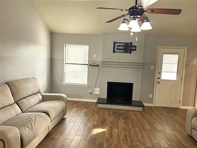 Building Photo - 3027 Sandpiper St