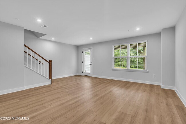 Building Photo - 9 Foxwood Dr
