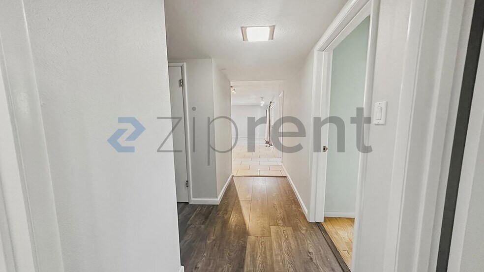 Building Photo - 5544 N Poplar Ave