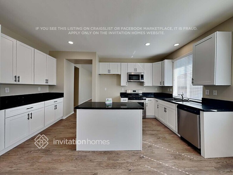 Building Photo - 27623 Mangrove St