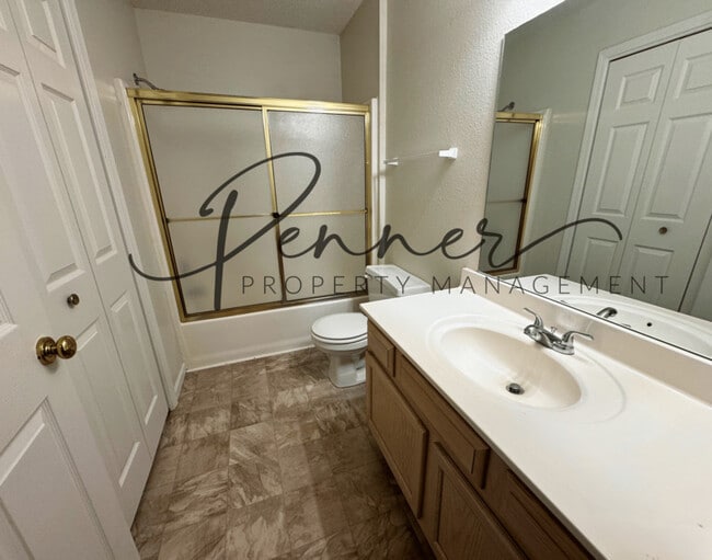 Building Photo - 4617 NE Whispering Winds Dr