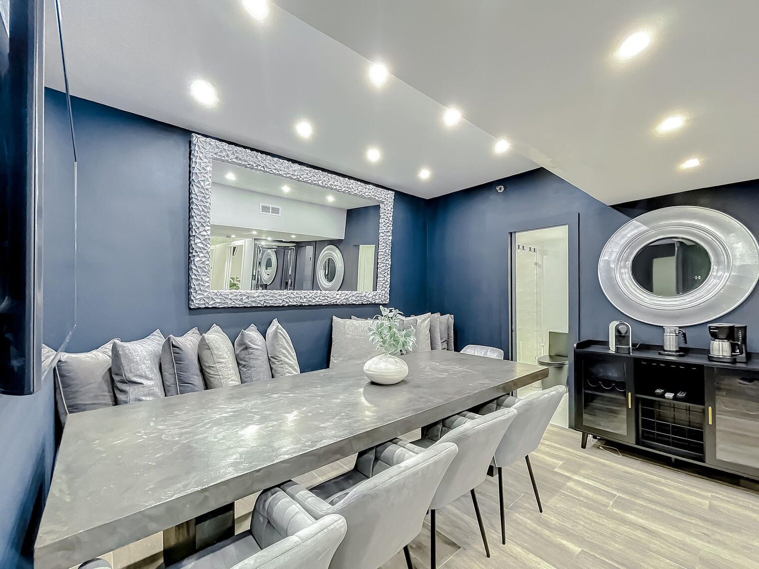 Building Photo - 825 Jimmy Buffett Mem Hwy