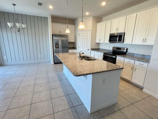 Building Photo - 1255 Normandy Dr