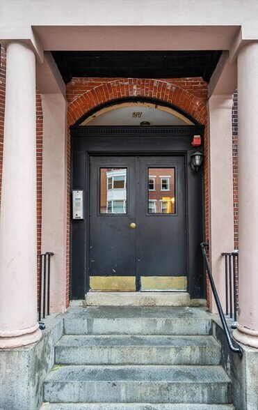 Building Photo - 27 Bowdoin St