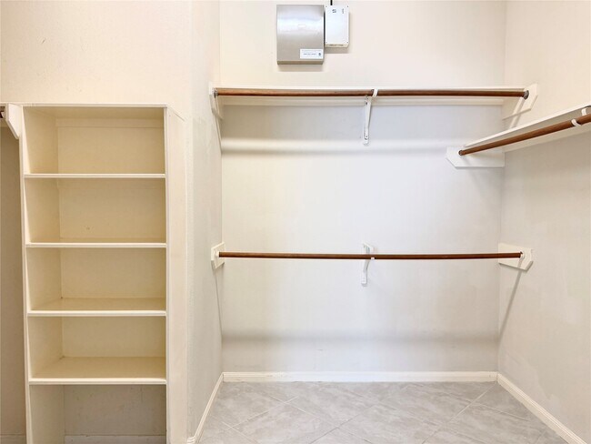 Building Photo - 11127 Blue Feather Dr