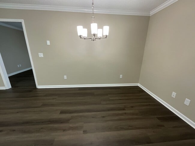 Building Photo - 2553 Old Mill Rd