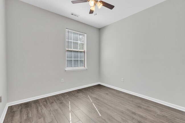 Building Photo - 606 Rolling Hill Walk