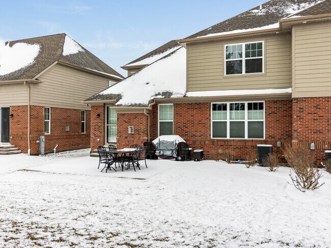 Building Photo - 1635 Castle Lawn Ct