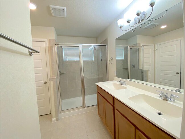 Building Photo - 18007 Alora Springs Trace