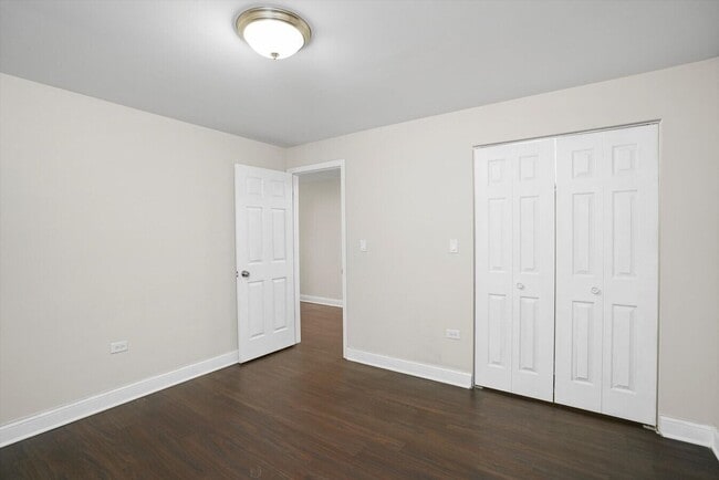 Building Photo - 4521 S Michigan Ave