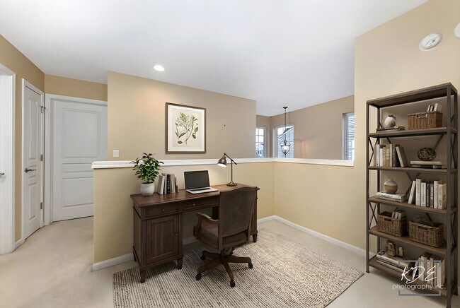 Building Photo - 651 Hawley Dr