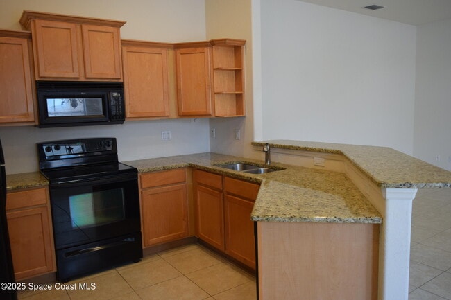 Building Photo - 1170 Eleuthera Dr NE