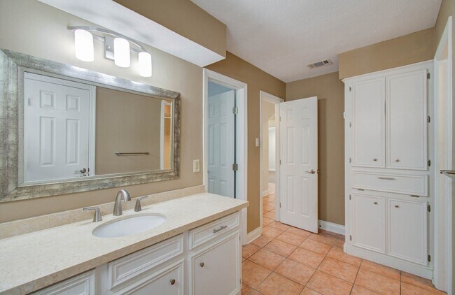 Building Photo - 16209 Wall St