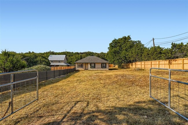 Building Photo - 930 Panorama Dr