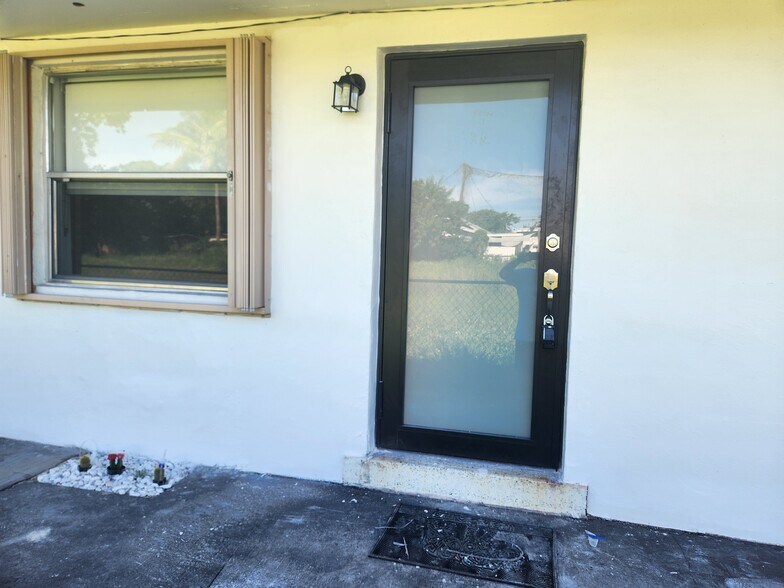 Building Photo - 838 NW 98th St