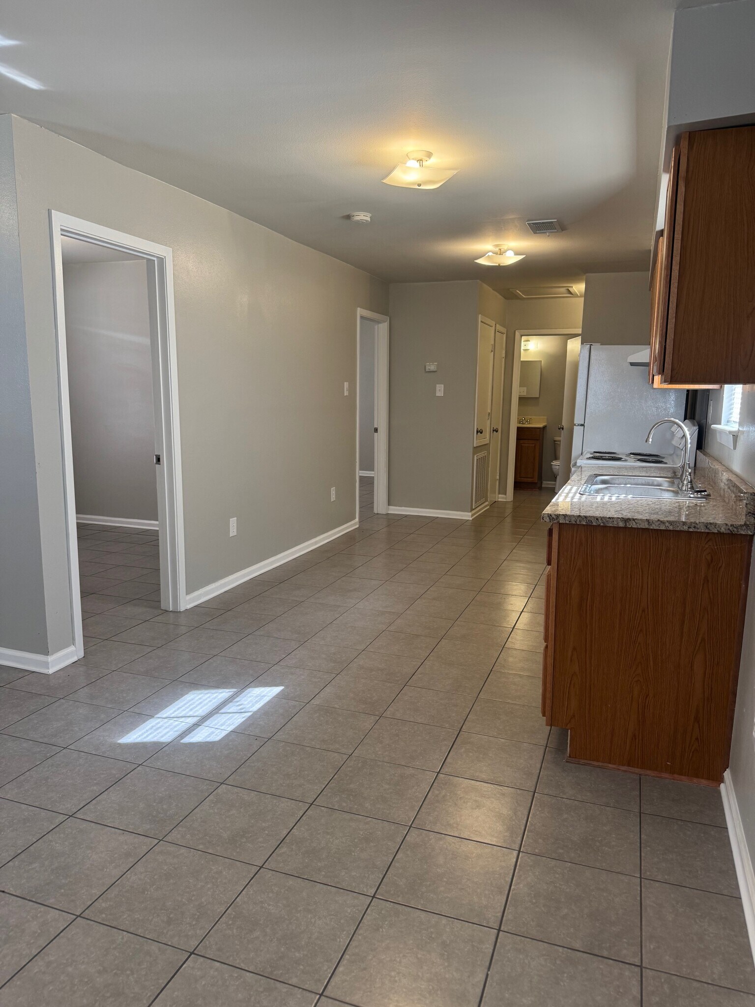 Building Photo - 2725 Huey P Long Ave