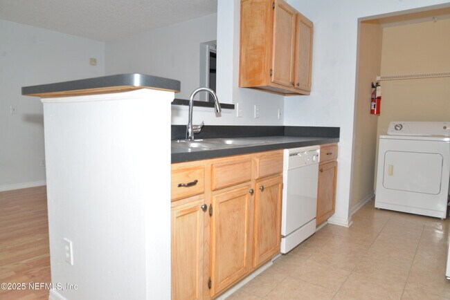 Building Photo - 7701 Timberlin Park Blvd