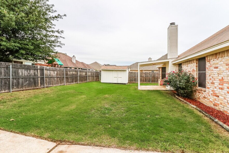 Building Photo - 621 Pleasant Valley Dr