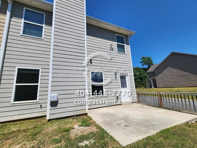 Building Photo - 220 Lyndon Wy NW