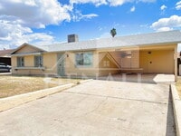 Building Photo - 2027 N 66th Dr