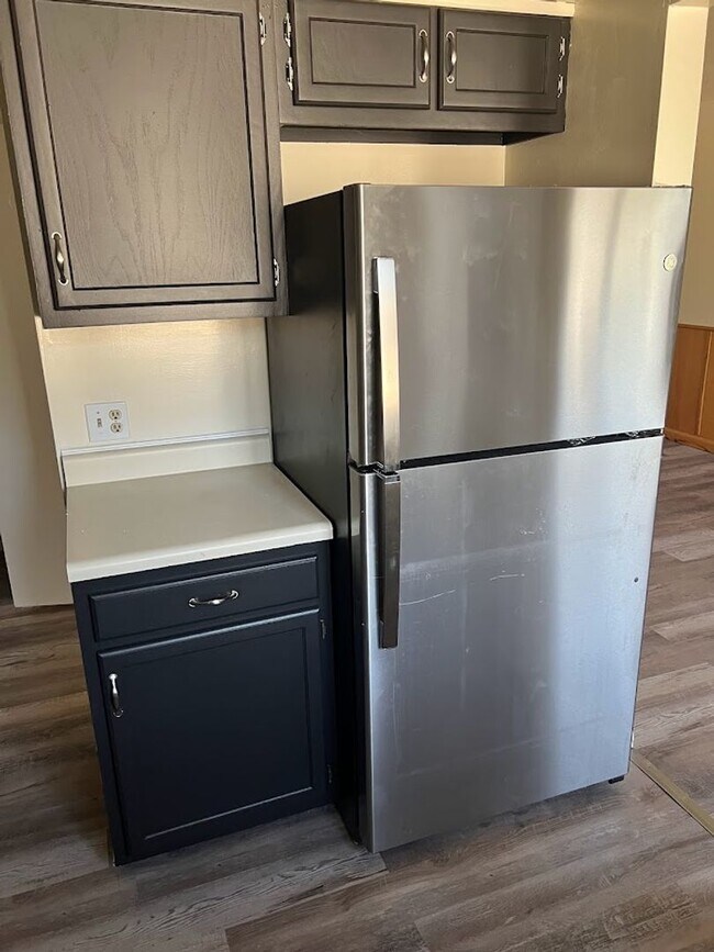 Building Photo - Newly updated 2nd floor Laurel Springs condo, Exeter Township