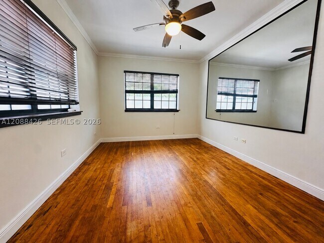 Building Photo - 1470 Lincoln Terrace