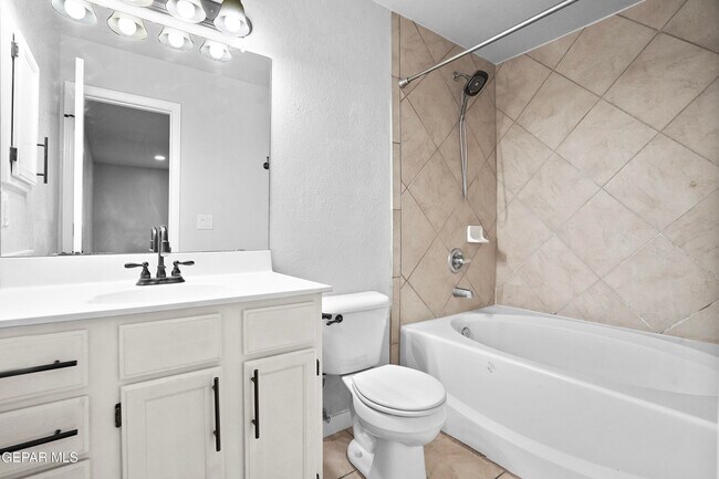 Building Photo - 12323 Sombra Grande Dr