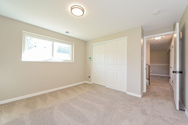 Building Photo - "Charming 4-Bedroom Home with 2 Full Baths...