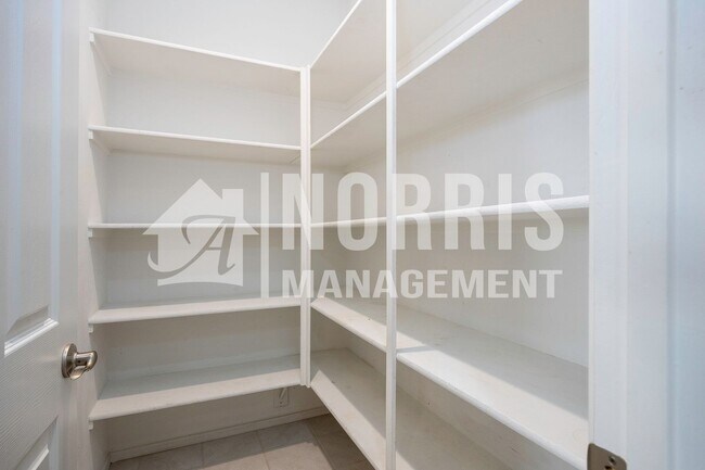 Building Photo - Beautiful Almost Brand New Home in Villago!