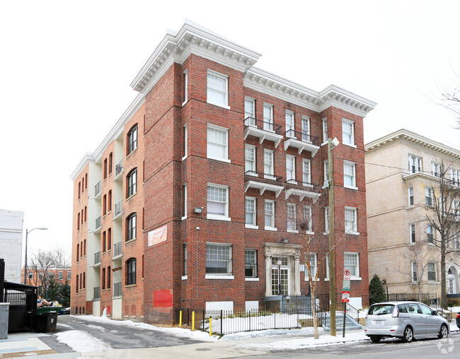 Building Photo - R Street Apartments