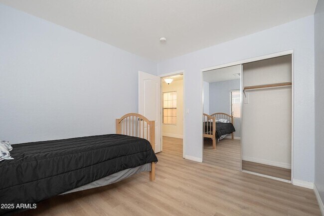 Building Photo - 25256 W Darrel Dr