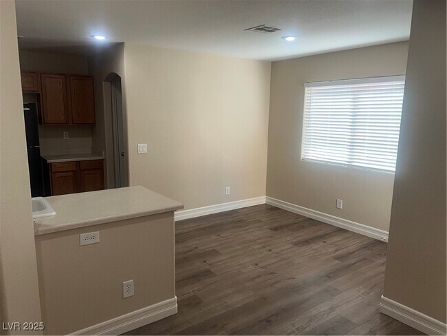 Building Photo - 9241 Nerone Ave