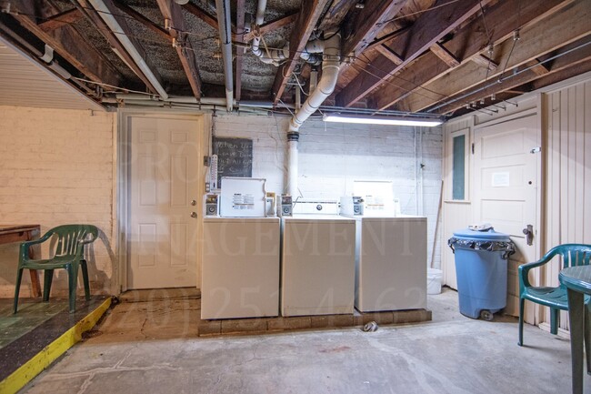 Building Photo - Studio Apartment - All Bills Paid