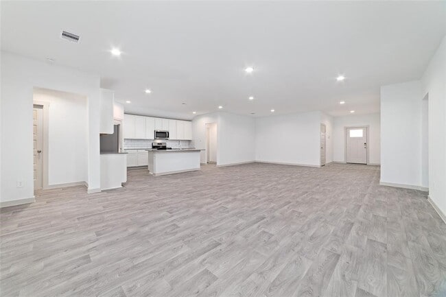 Building Photo - 7207 Sunbreeze Ln