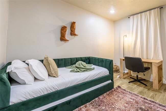 Building Photo - 3818 Blodgett St