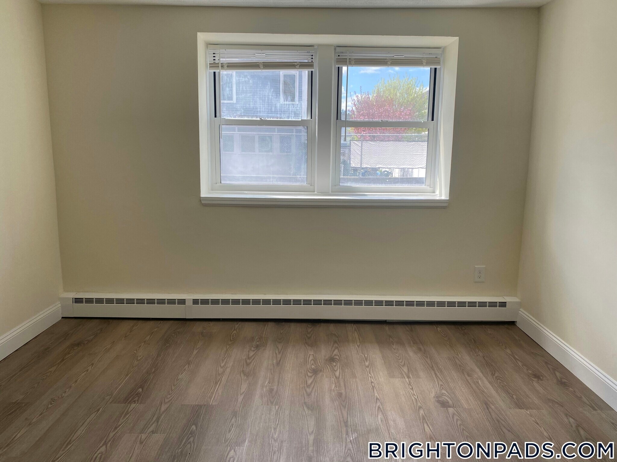 Building Photo - 168 N Beacon St