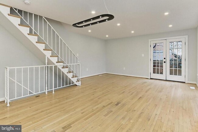 Building Photo - 1024 N Monroe St