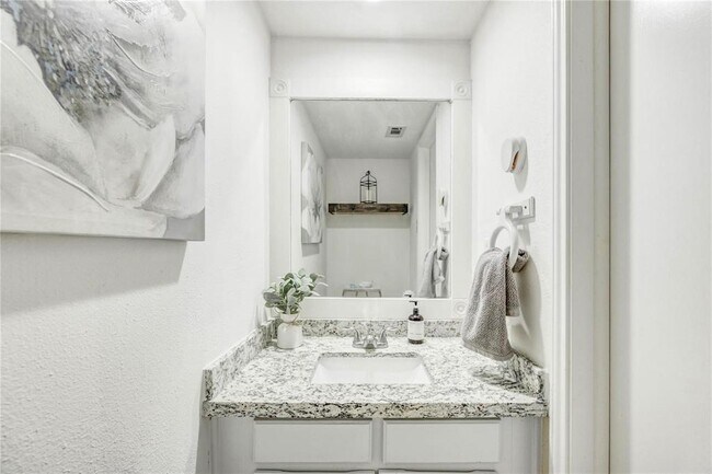 Building Photo - 10326 Bridgeland Ln